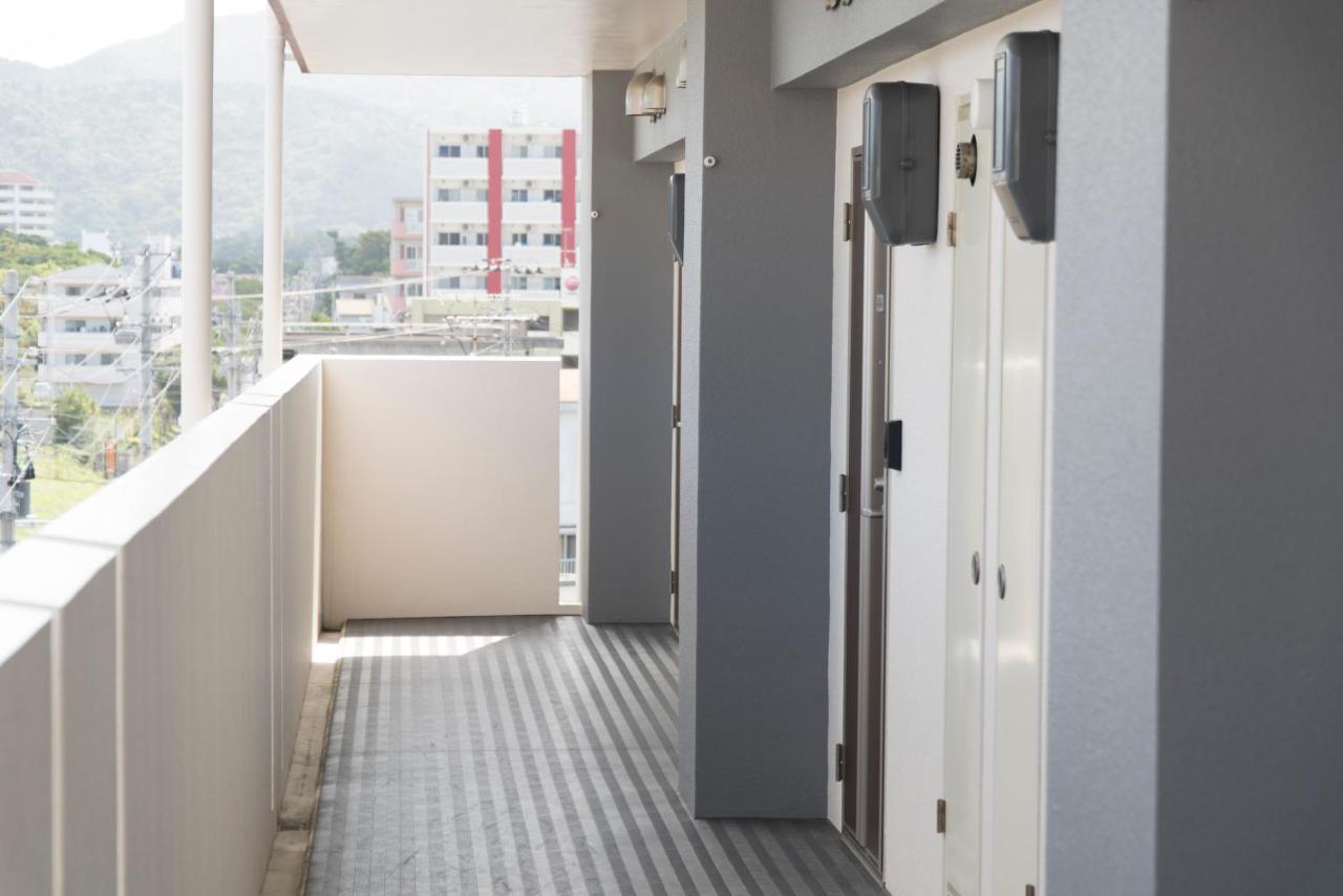 มิสเตอร์ คินโจะ อิน มะตะเบะเอะ Aparthotel Okinawa ภายนอก รูปภาพ